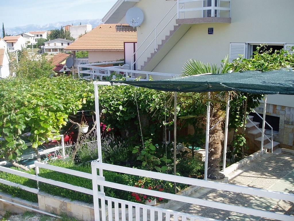 Kiwi Apartments Gornji Karin Ngoại thất bức ảnh