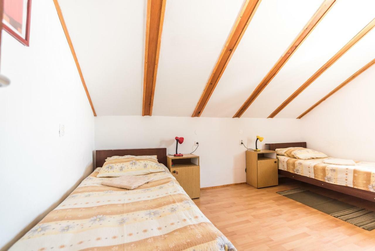 Kiwi Apartments Gornji Karin Ngoại thất bức ảnh