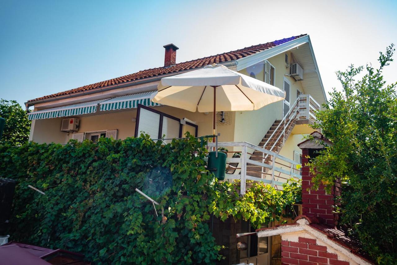 Kiwi Apartments Gornji Karin Ngoại thất bức ảnh