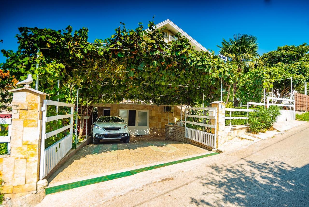 Kiwi Apartments Gornji Karin Ngoại thất bức ảnh
